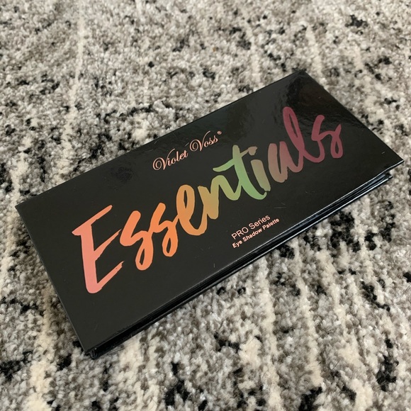 Violet Voss PRO-Shadows Palette - Picture 1 of 2